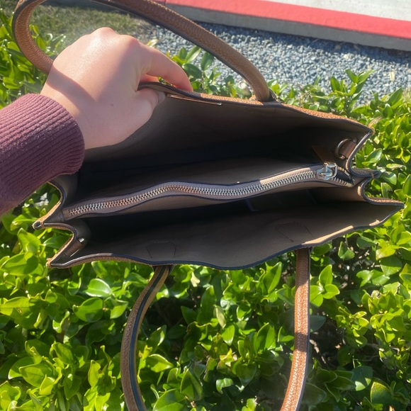 Michael Kors Pebbled Mercer Bag - Picture 5 of 6